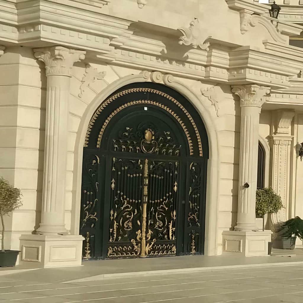 خرید درب پارکینگ حیاط فرفورژه دهانه دقیق در شهرکرد