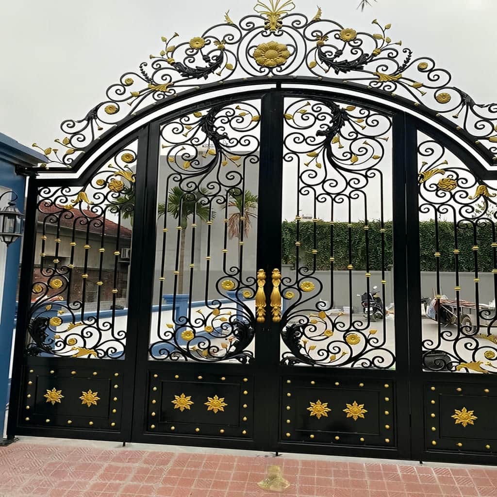 درب پارکینگ حیاط فرفورژه در سقز