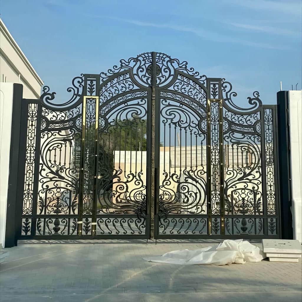 فروش درب پارکینگ حیاط فرفورژه جوش تمیز در اصفهان