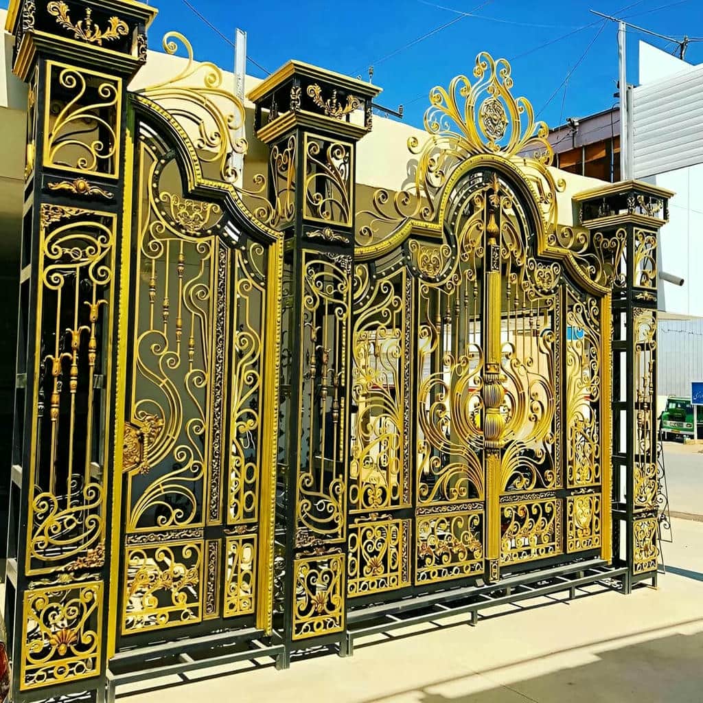 خرید درب پارکینگ حیاط فرفورژه طرح ساده در بجنورد
