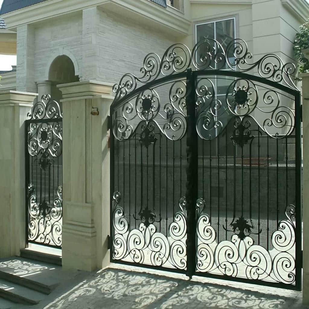 فروش درب پارکینگ حیاط فرفورژه اجرای دقیق در پردیس