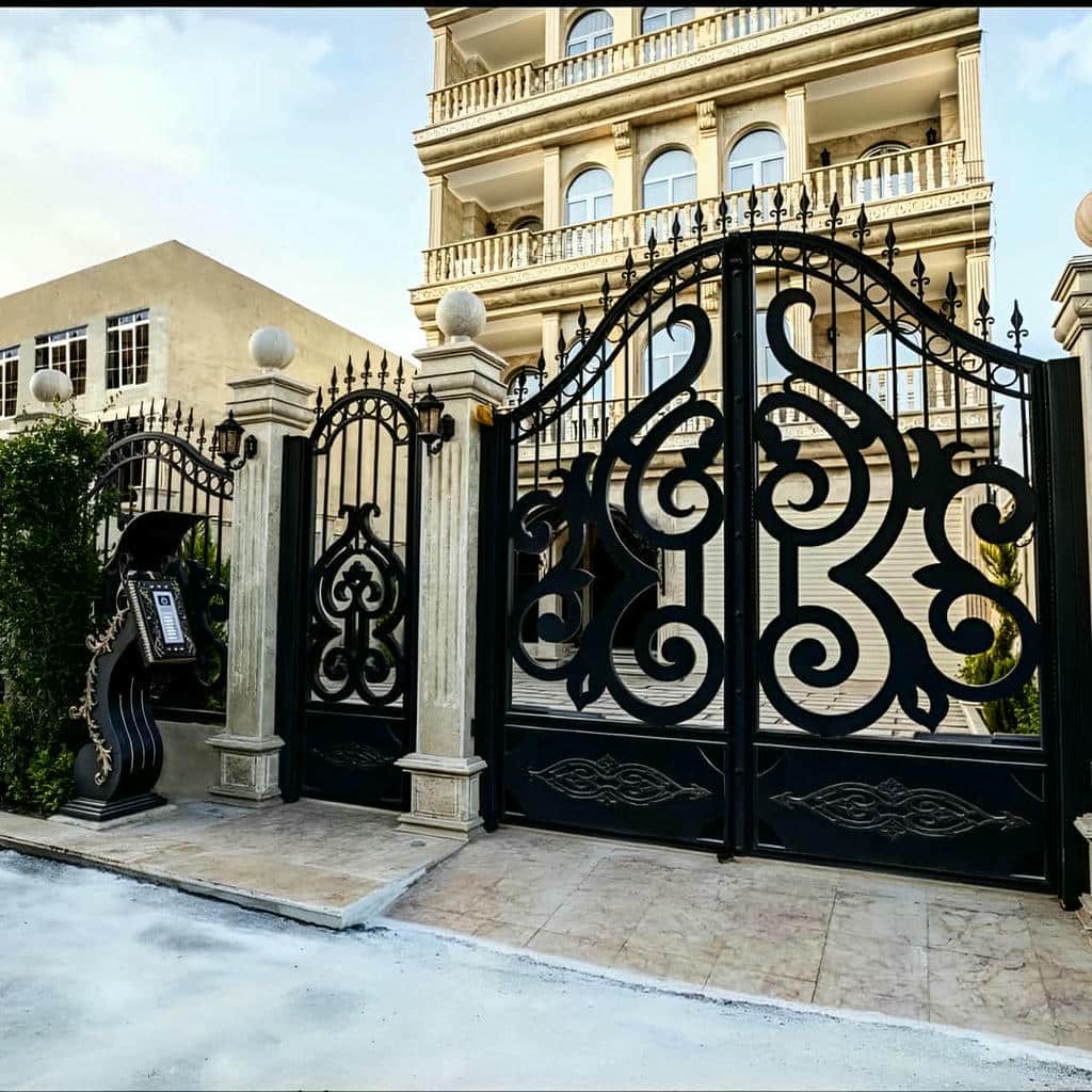 درب حیاط فرفورژه در فردیس کرج