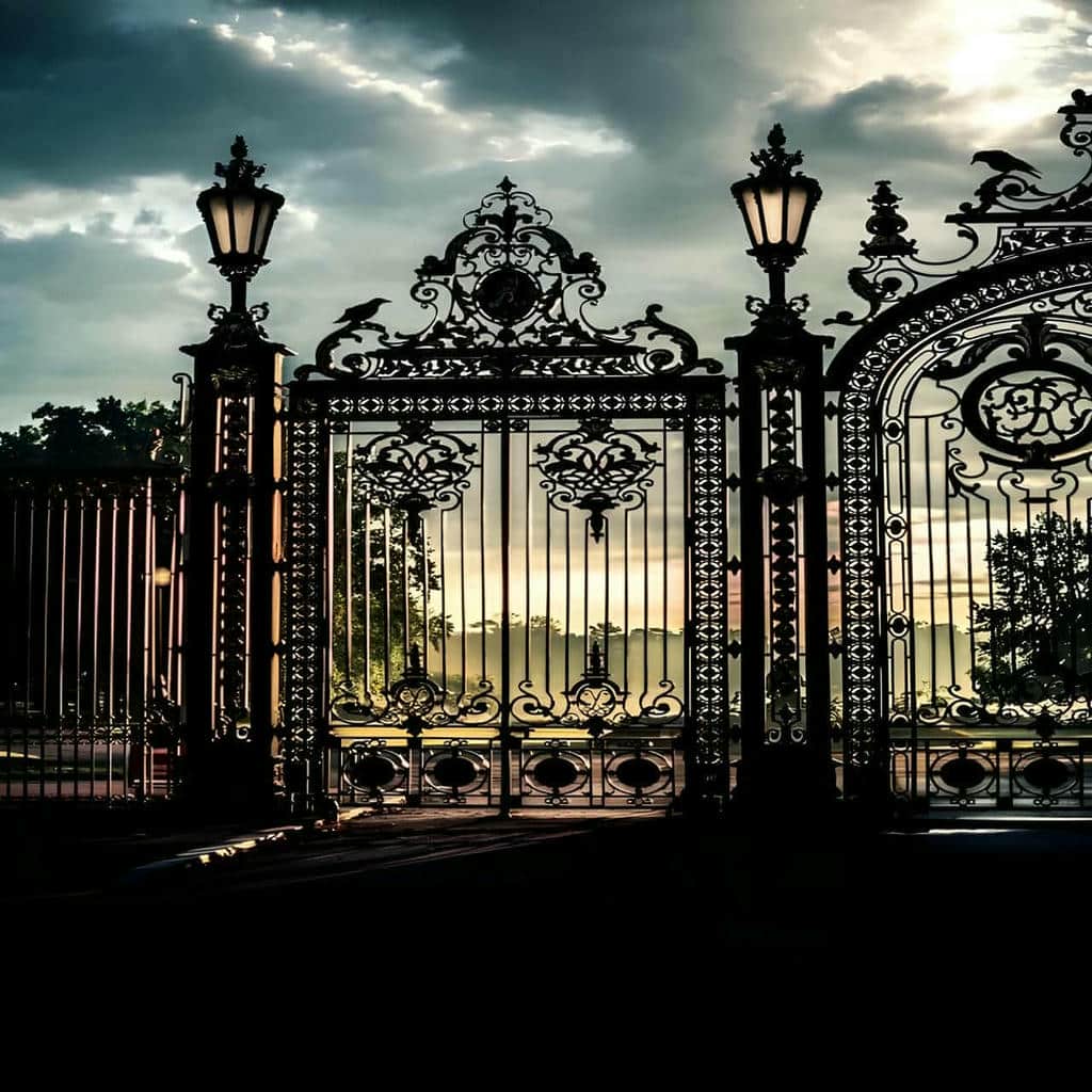 درب پارکینگ حیاط فرفورژه در آبسرد