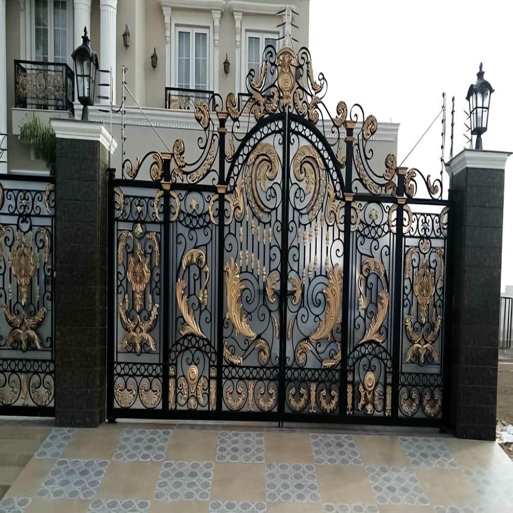 درب پارکینگ حیاط فرفورژه در نیشابور