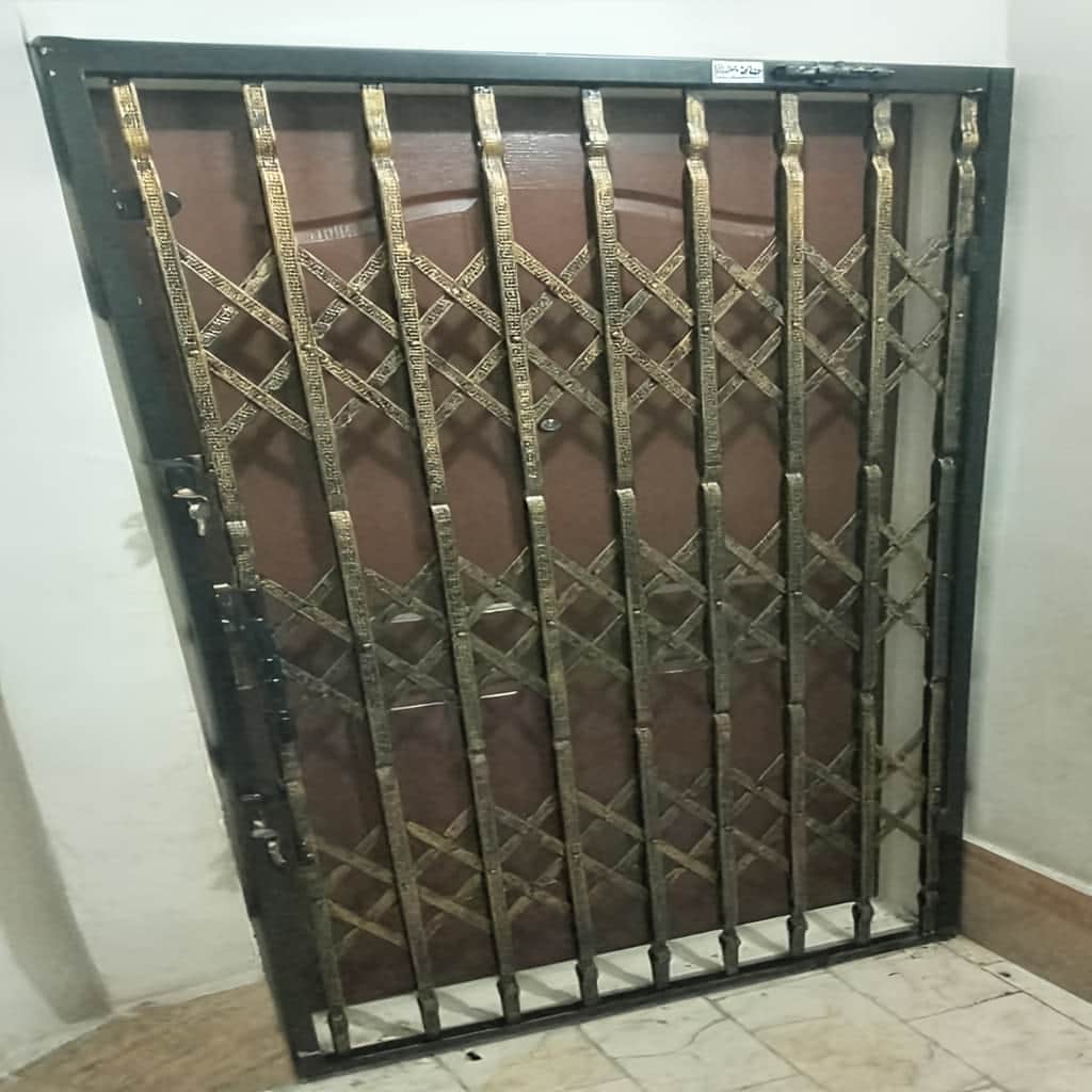 درب آکاردئونی ضد سرقت با پرچ و اتصال مستحکم