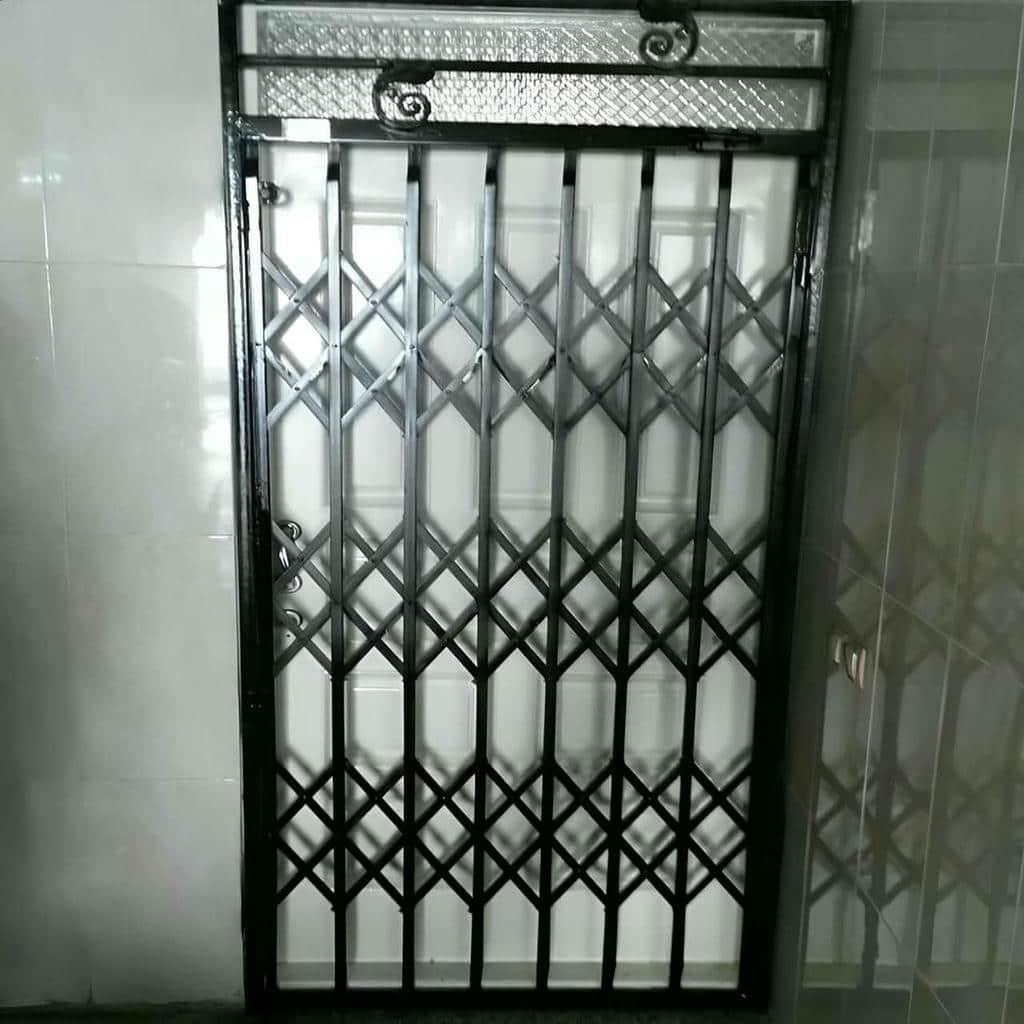 درب آکاردئونی با فریم فلزی مناسب مدل چهار گل