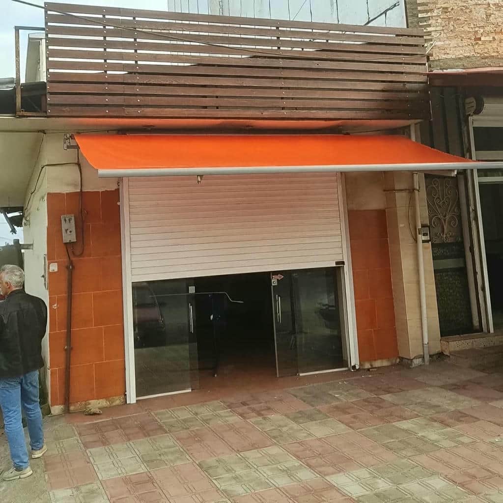 سایبان برقی صنعتی با فریم فلزی سنگین برای انبار
