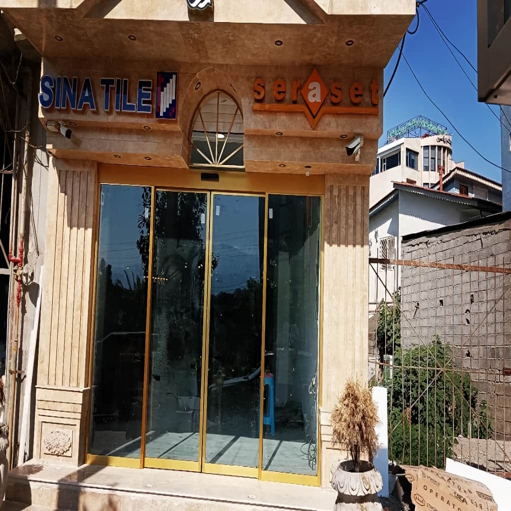 درب تلسکوپی اتوماتیک شیشه ای با شیشه سکوریت شفاف