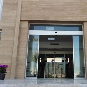 مقایسه کاربردی انواع درب اتوماتیک شیشه ای مقایسه کاربردی انواع درب اتوماتیک شیشه ای