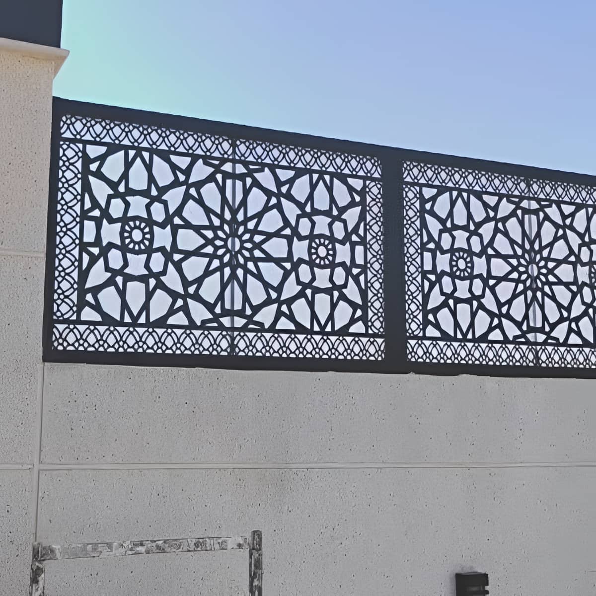 نرده CNC سفارشی اختصاصی با رنگ انتخابی نما