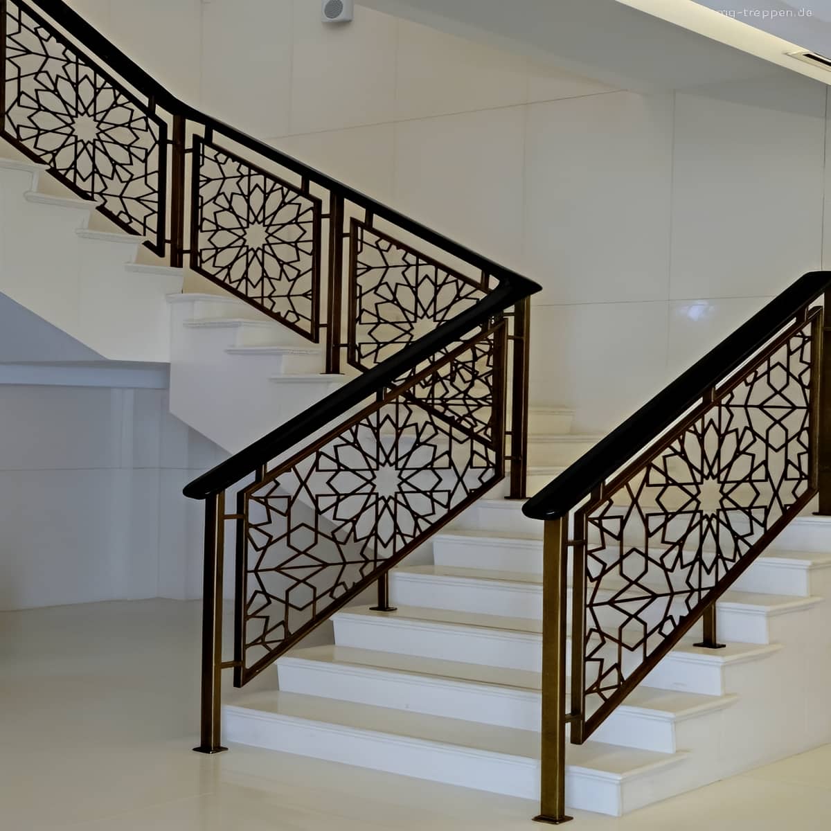 نصب نرده CNC سفارشی اختصاصی با ضخامت ورق مناسب