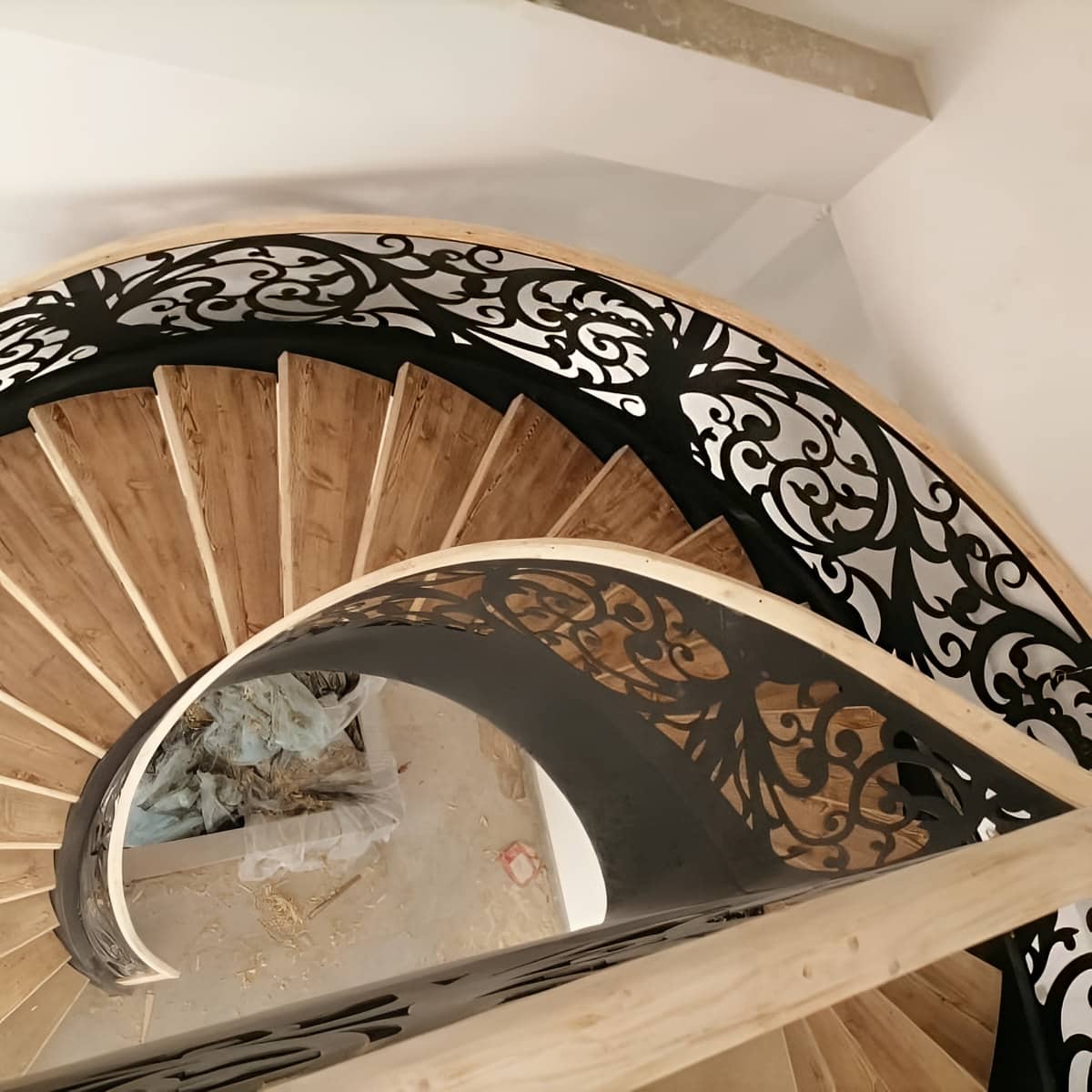 نرده CNC سفارشی اختصاصی با ابعاد محل