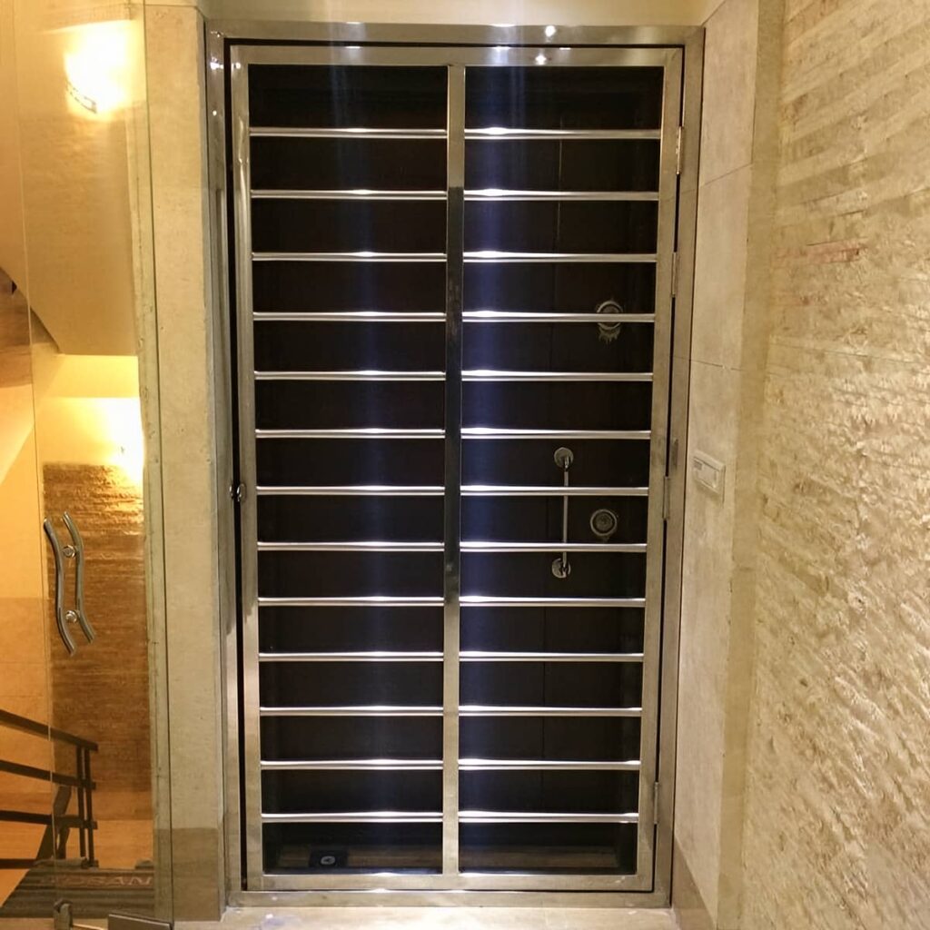 اجرای نرده استیل ترکیبی با چوب و سنگ