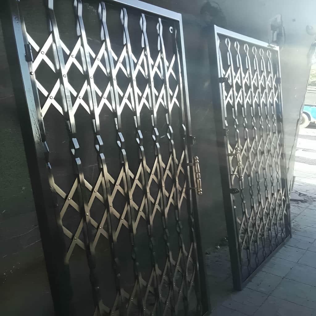 طرح تسمه پهن درب آکاردئونی سه گل تسمه