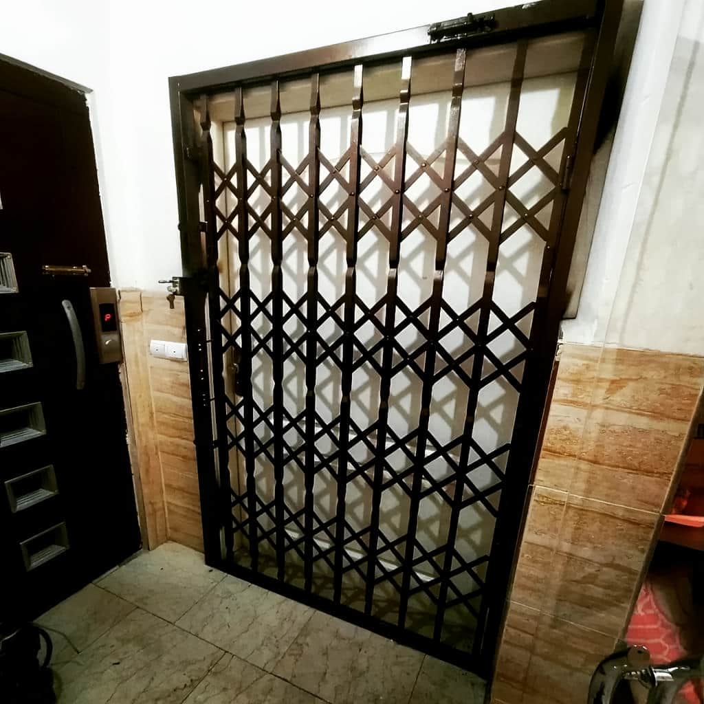 قیمت درب آکاردئونی چهار گل لوزی بر اساس سفارش