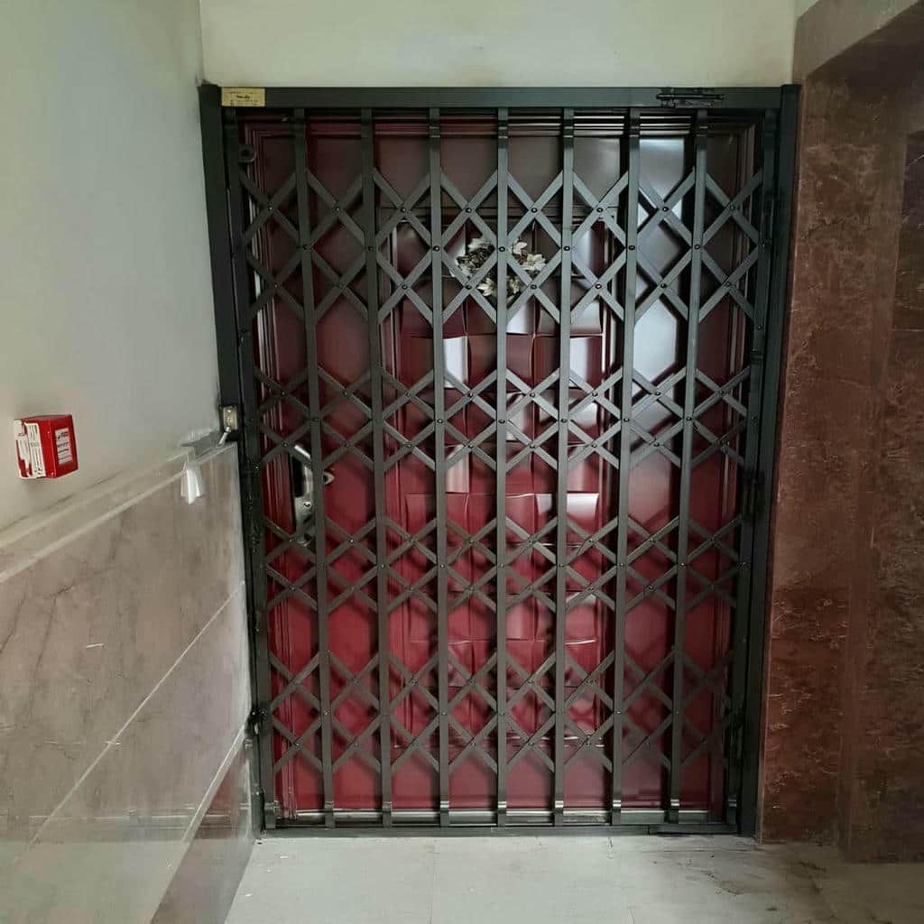 ساخت درب آکاردئونی سلطنتی گل دار با فرفورژه