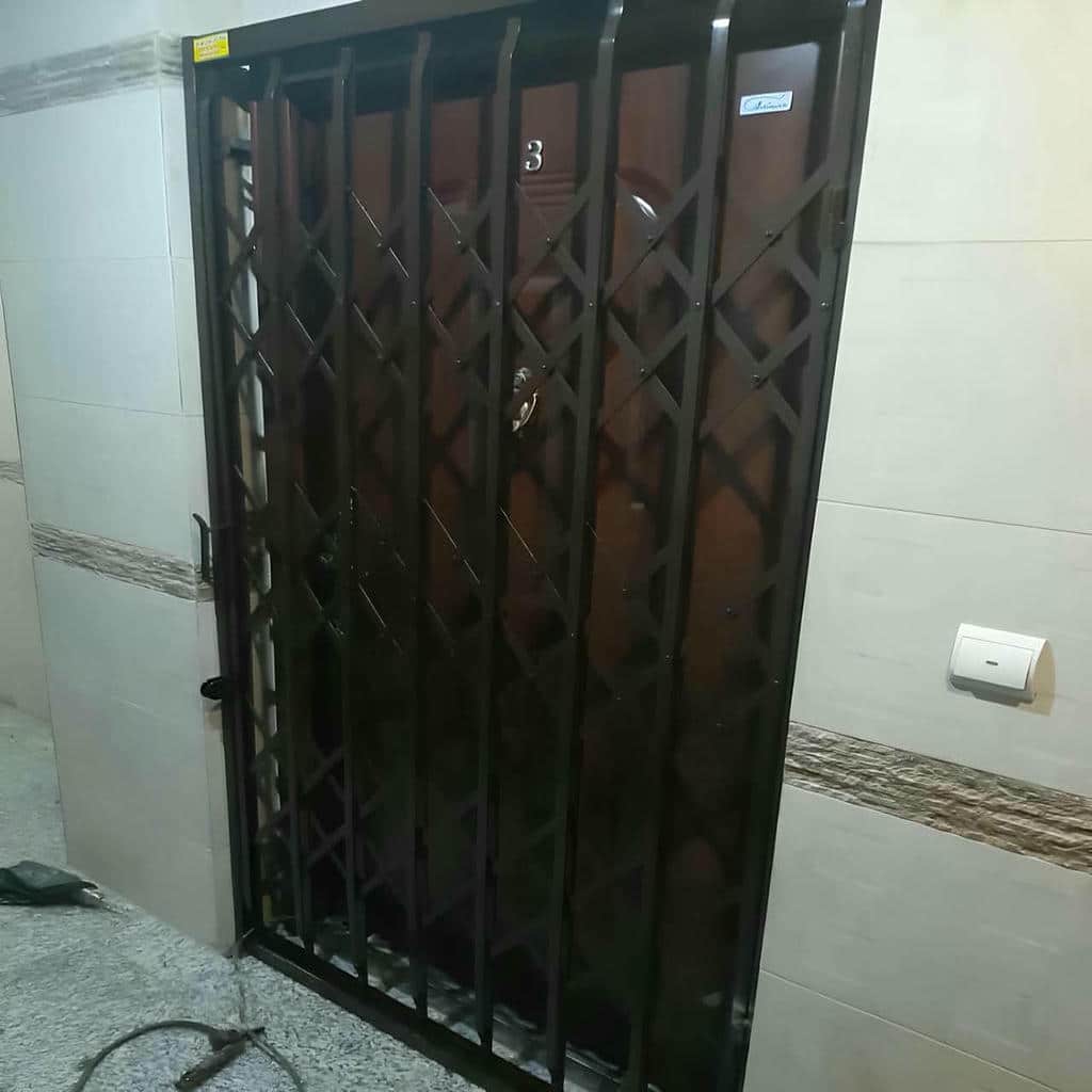 خرید درب آکاردئونی سلطنتی گل دار