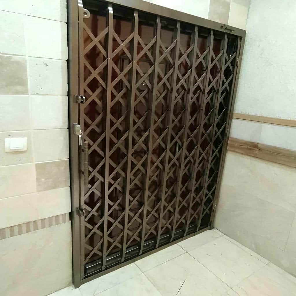 خرید حفاظ آکاردئونی درب واحد مسکونی با تسمه پهن