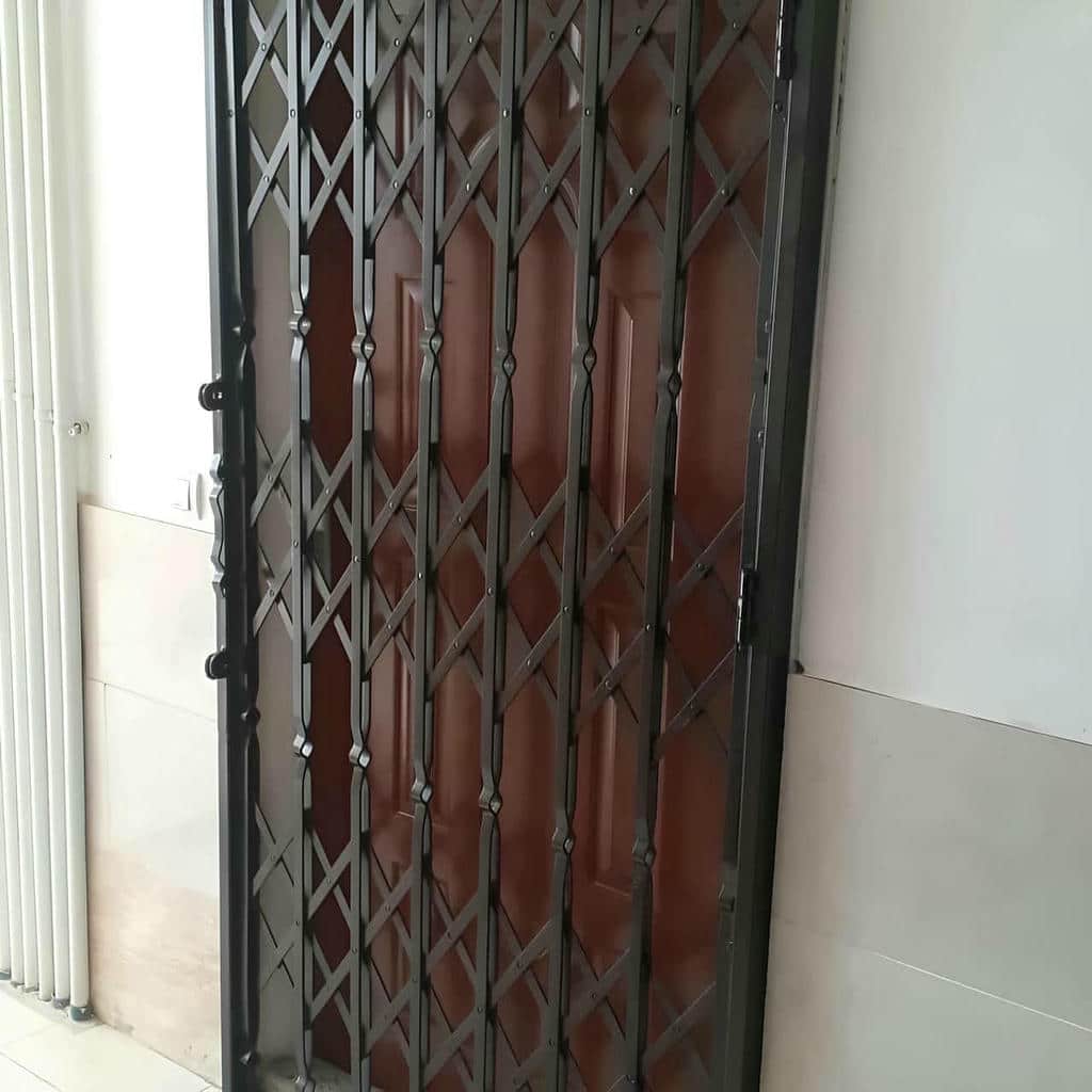 تولید حفاظ آکاردئونی ورودی مجتمع مدل پنج گل
