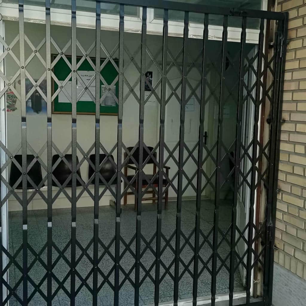 ساخت درب آکاردئونی طلایی سلطنتی با تسمه فولادی