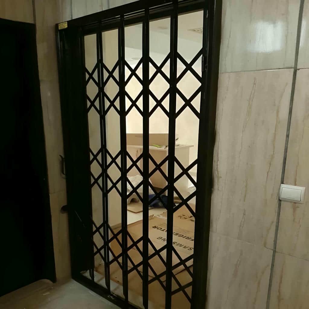 اجرای حفاظ آکاردئونی لوزی تسمه پهن با ریل مقاوم