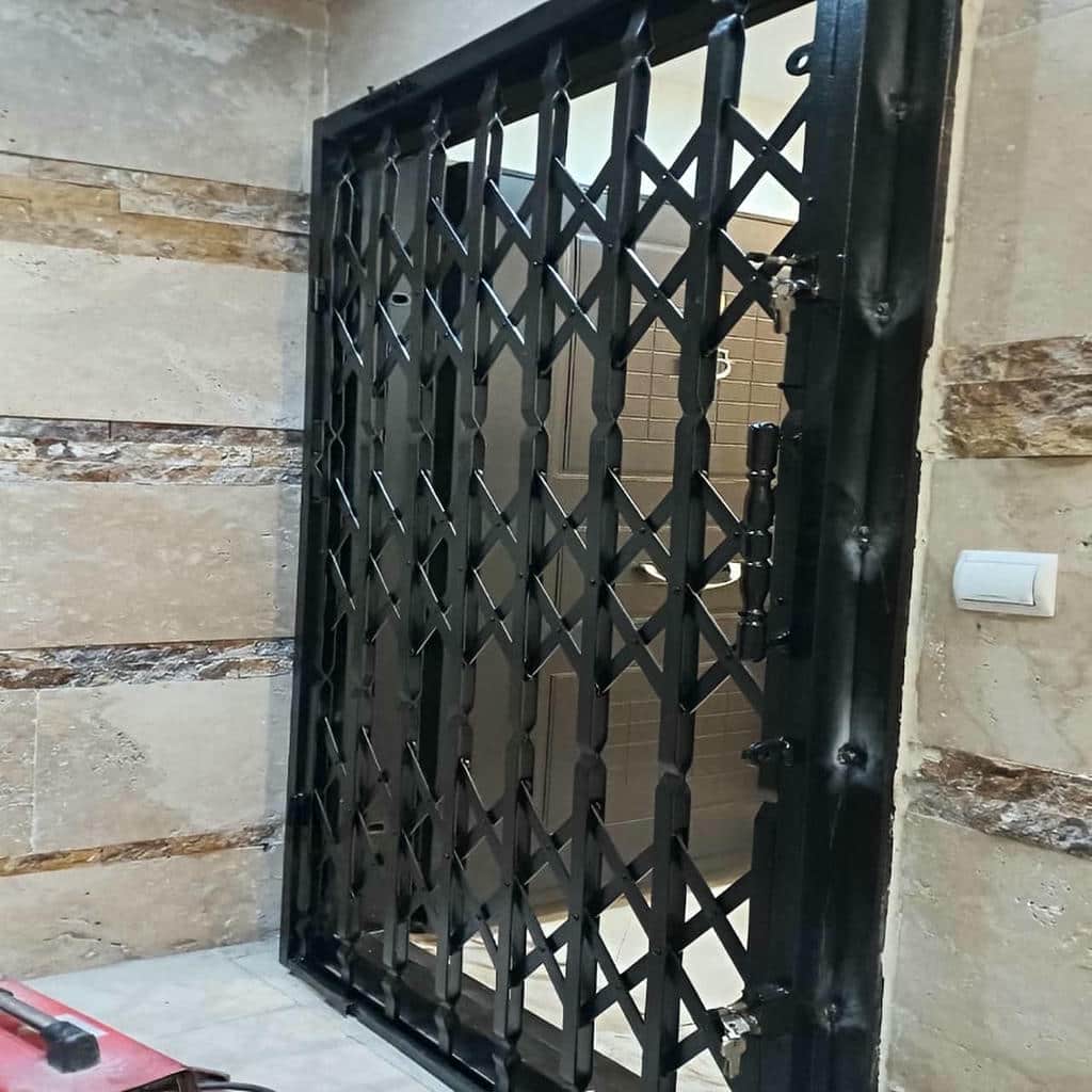 خرید حفاظ درب ضد سرقت فلزی برای ورودی ساختمان