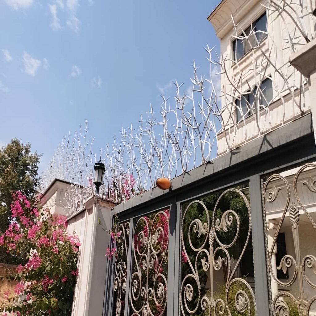 مدل آبشاری حفاظ دیوار باغ ویلا با شاخه‌های چندجهته