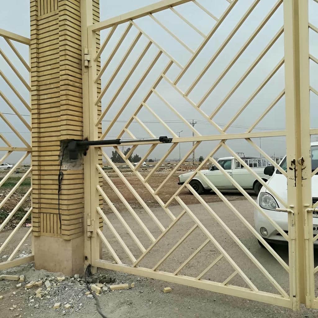 نصب درب برقی ویلایی دو لنگه با بازوی خطی