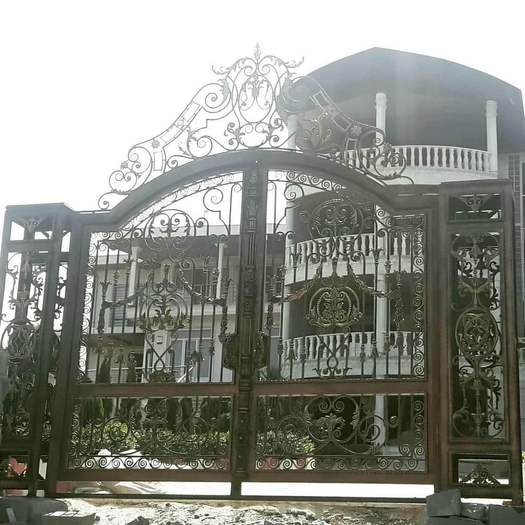 سفارش درب ویلایی ریلی محوطه باغ مدل مشبک