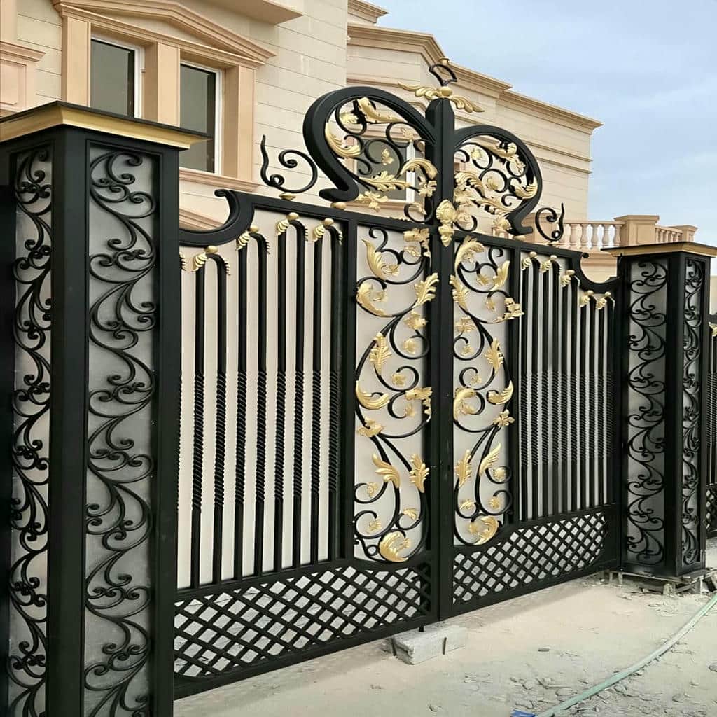اجرای درب حیاط کشویی ریل زمینی برای پارکینگ