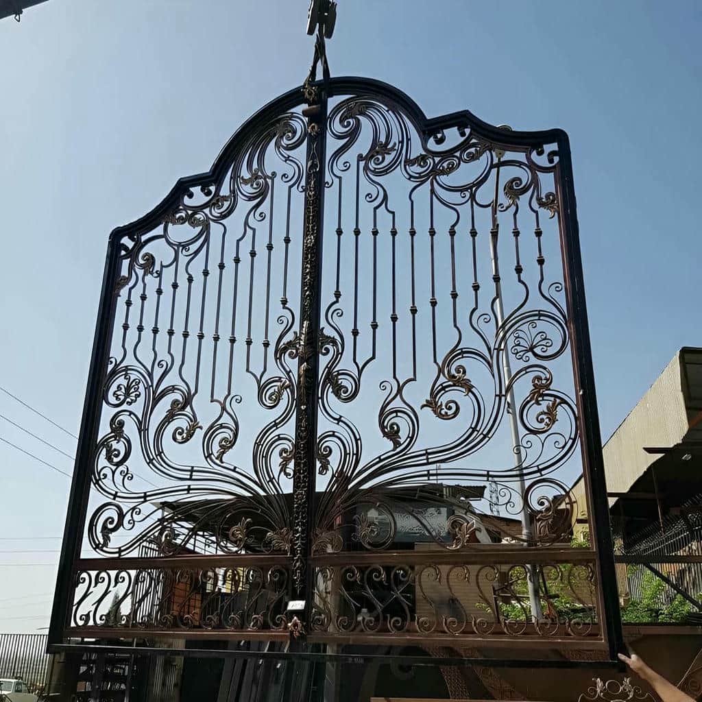 ساخت درب ویلایی پارکینگ دو لنگه فرفورژه