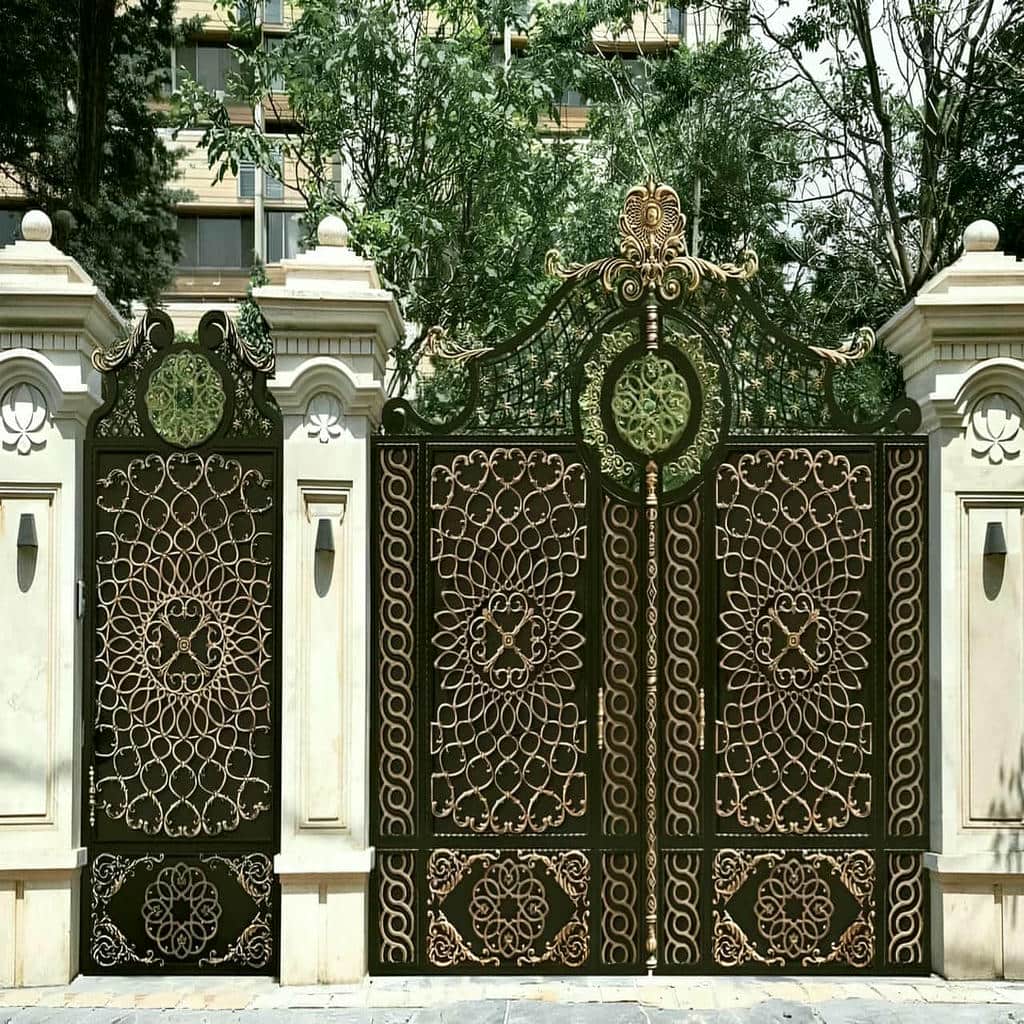 تولید درب فرفورژه نمای رومی با گلنرده کلاسیک