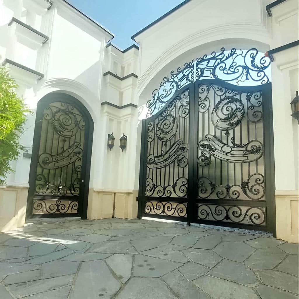13 مدل درب ویلایی مینیمال خطی