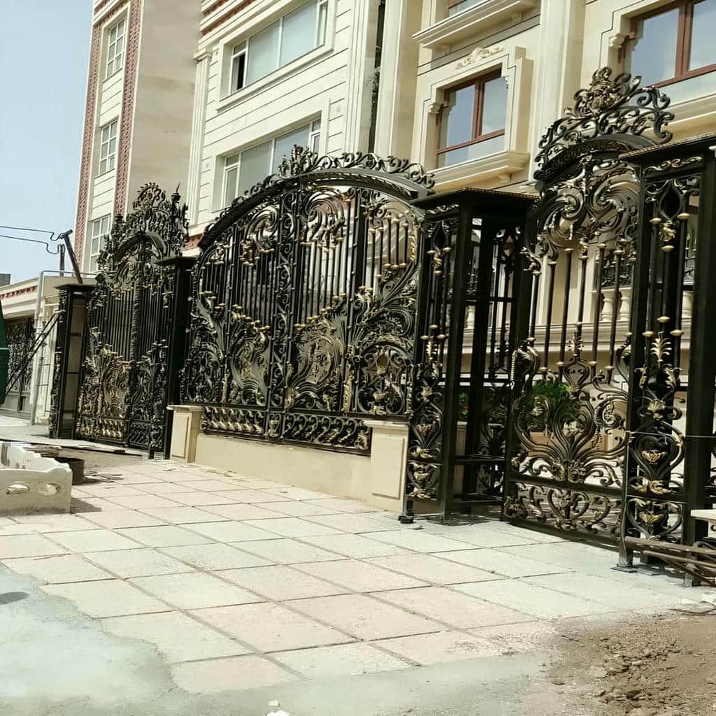 ساخت درب ویلایی فرفورژه نمای رومی دو لنگه