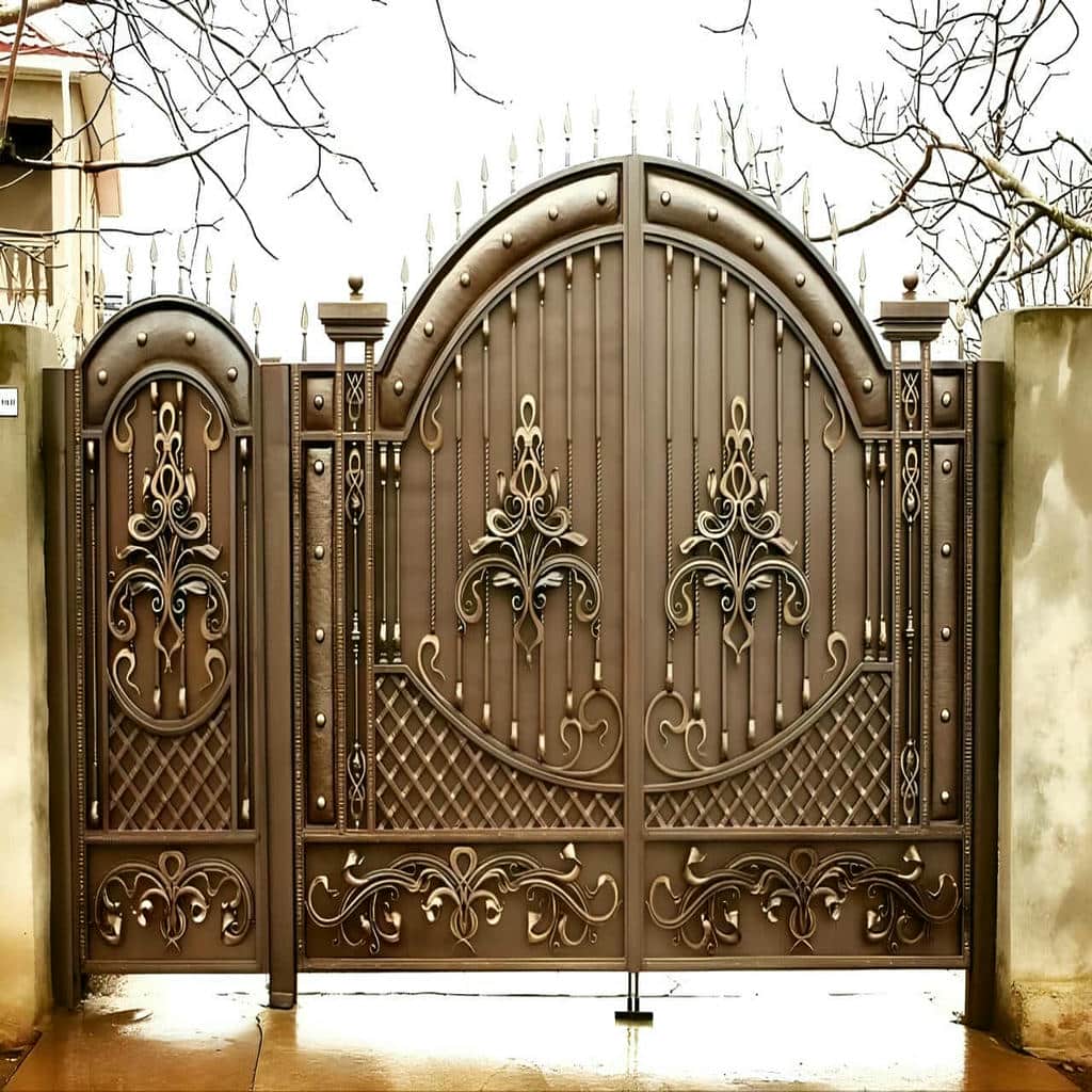 تولید درب حیاط لولایی ستون دار فرفورژه
