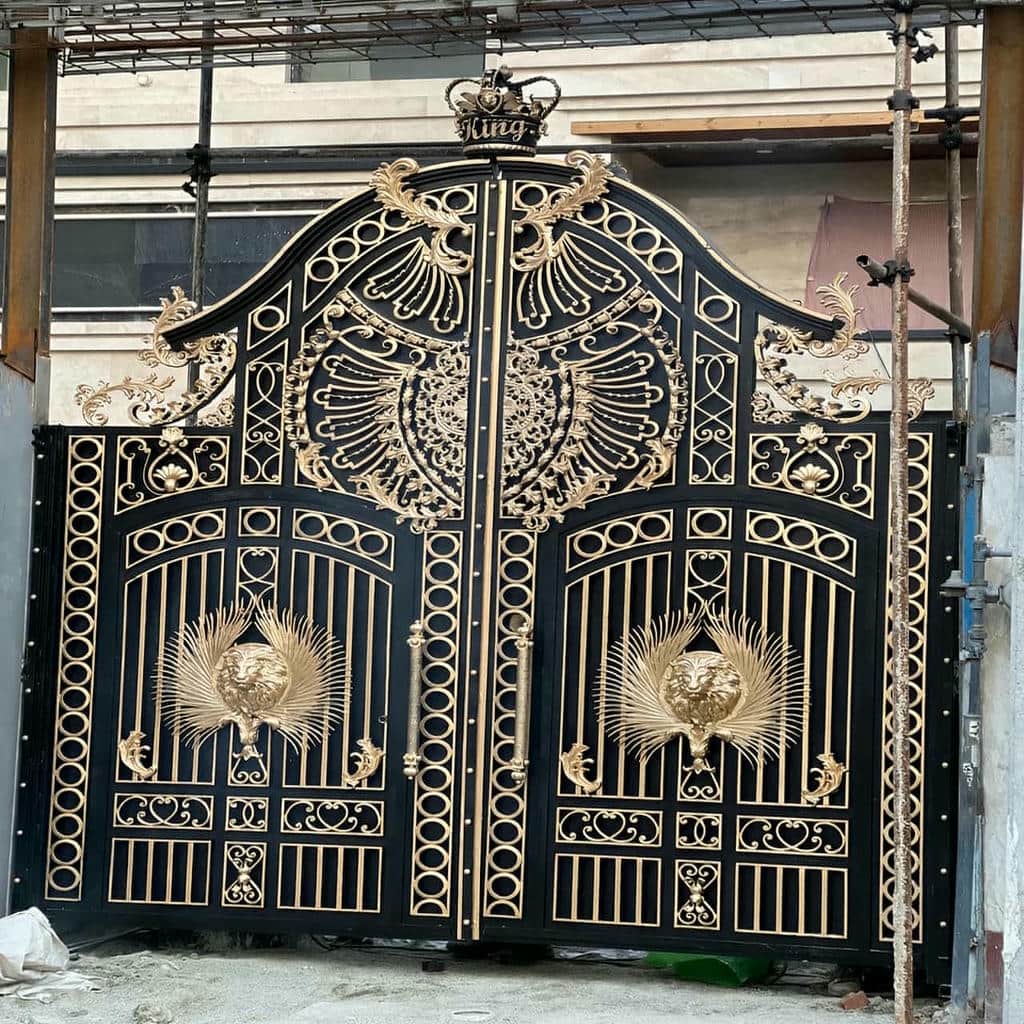 13 مدل درب پارکینگ حیاط لولایی