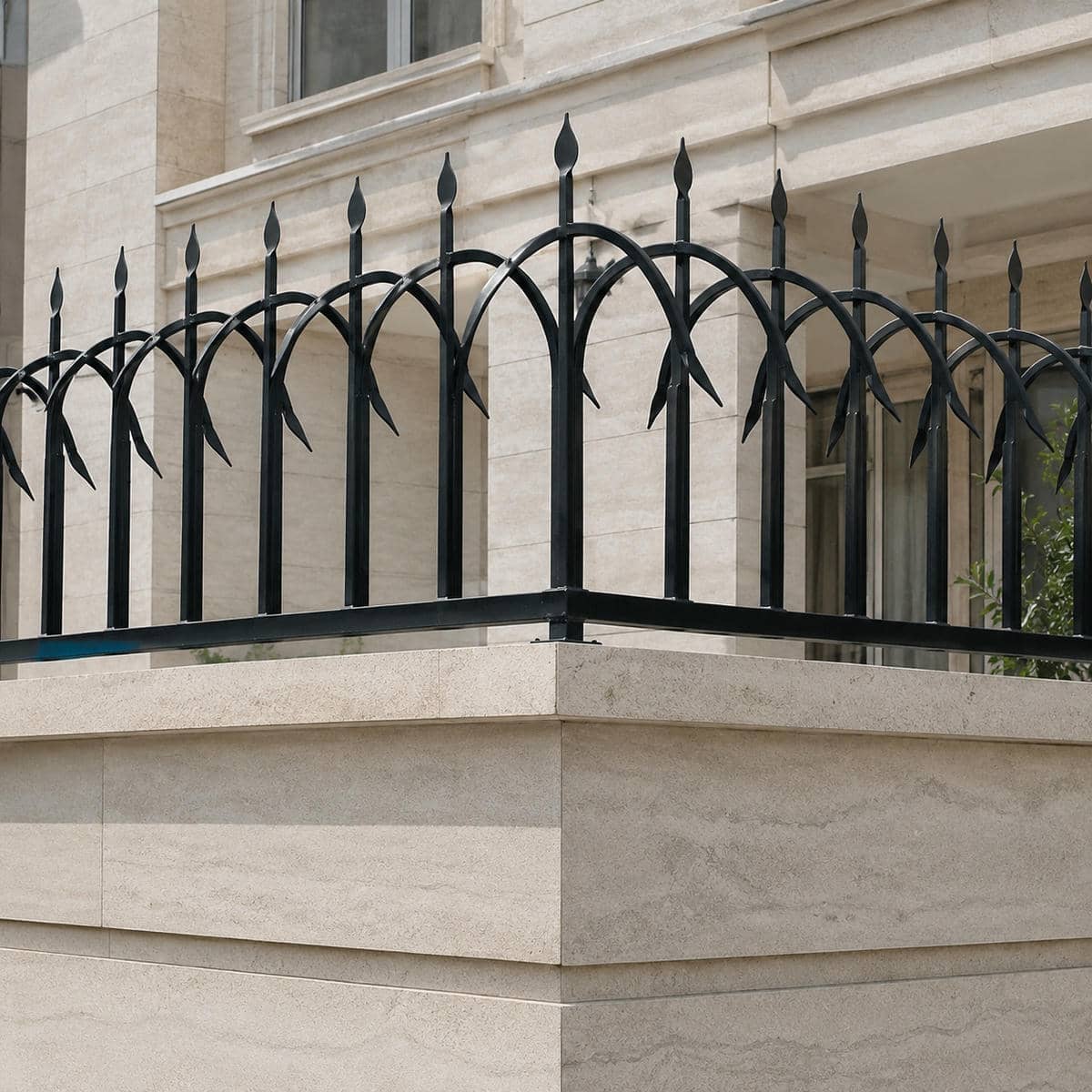 7 طرح حفاظ روی دیوار حیاط مسکونی