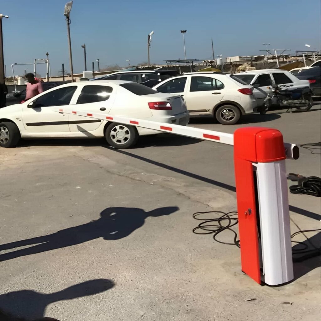 نصب راهبند فروشگاهی پارکینگ طبقاتی در رمپ داخلی