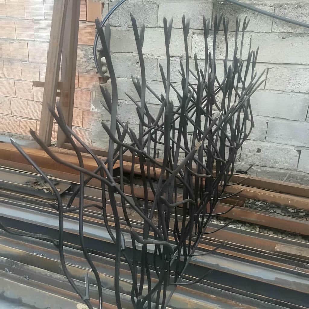 خدمات نصب حفاظ شاخ گوزنی پرتراکم امنیتی با بررسی تاج دیوار