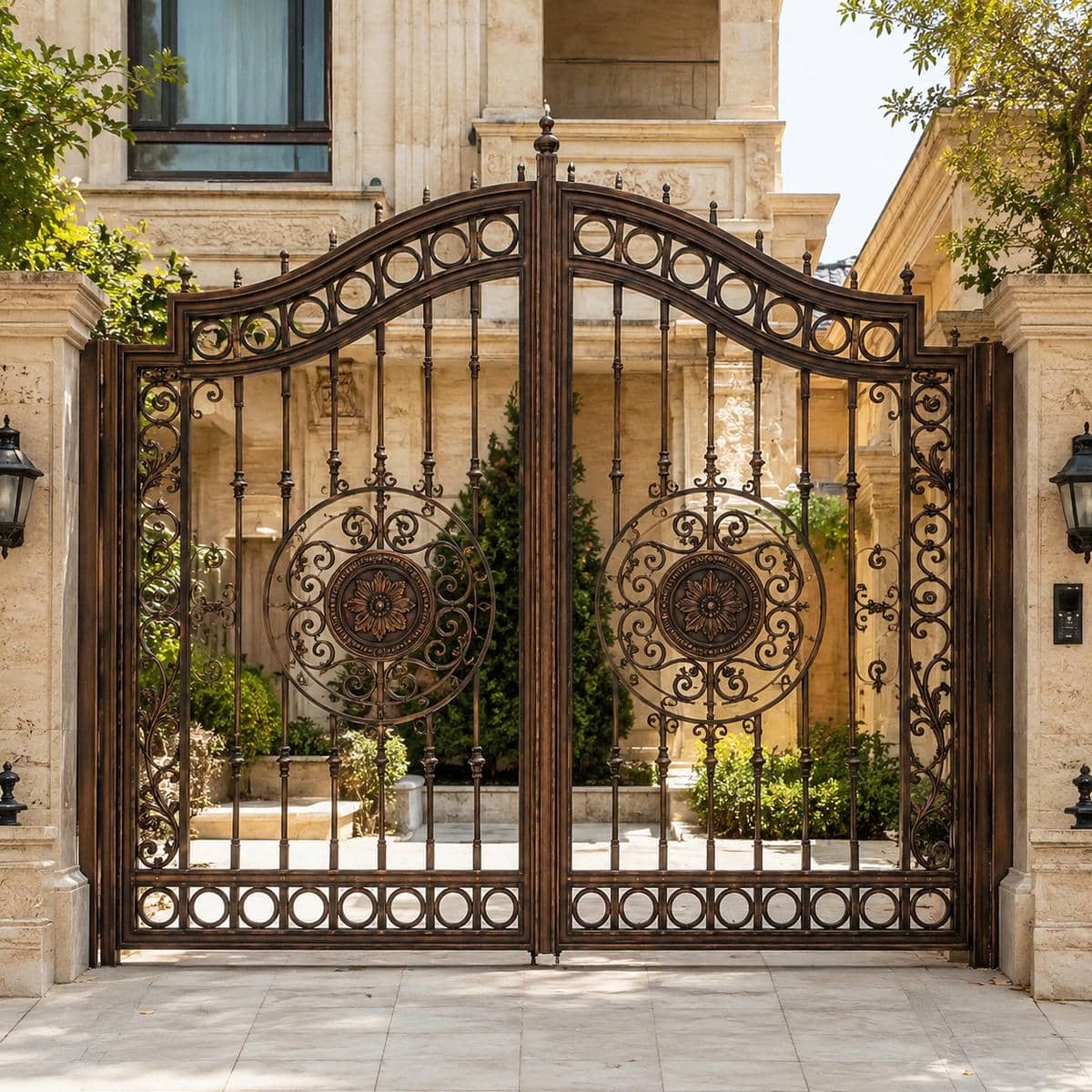 خرید درب حیاط و ساخت درب حیاط فرفورژه