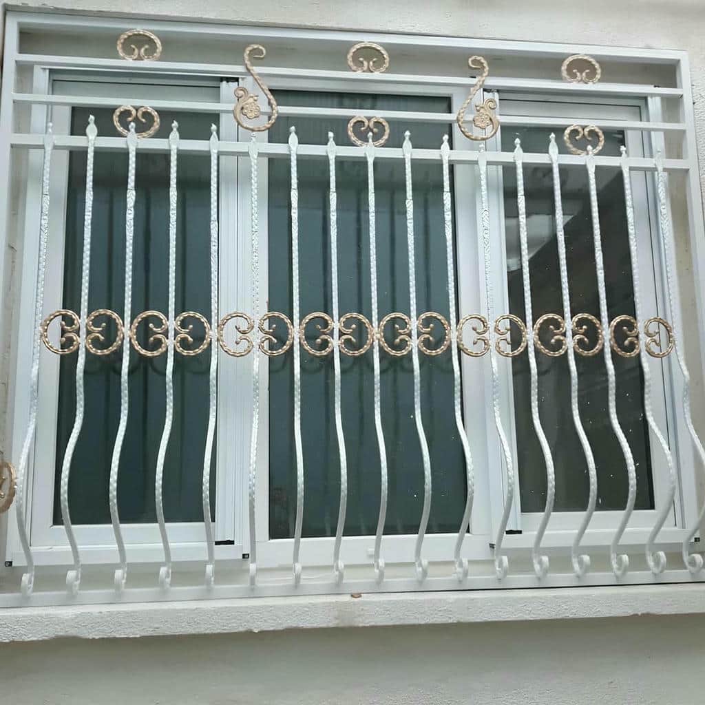 حفاظ پنجره مدرن شبکه هندسی با خطوط مورب متقاطع