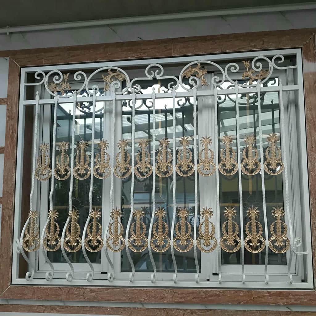 اجرای حفاظ پنجره مدرن شبکه هندسی با طرح لوزی