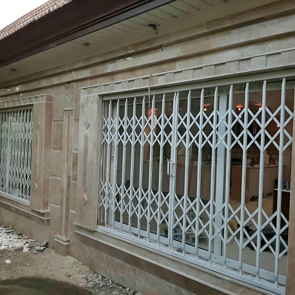 خرید نرده پنجره فلزی شاسی دار متناسب با ابعاد دهانه