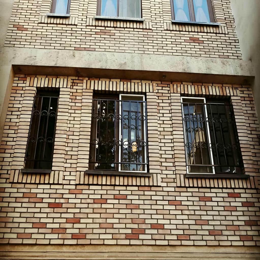 13 طرح حفاظ پنجره جای گلدان دار