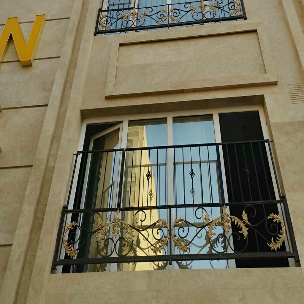 سفارش حفاظ پنجره مدرن شبکه هندسی متناسب با نما