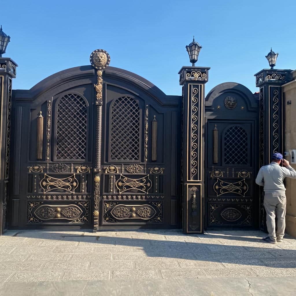 خرید درب باغ فلزی لولایی مشبک