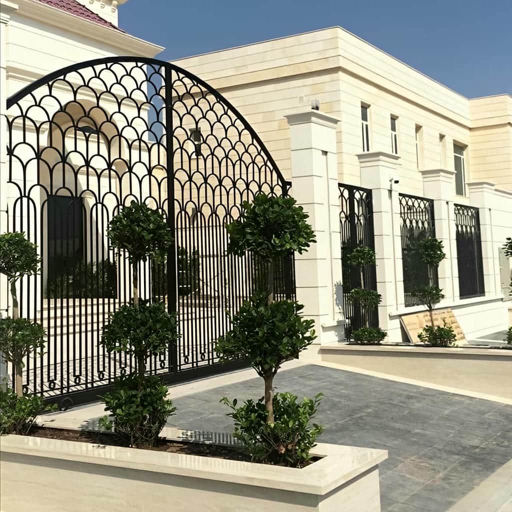اجرای درب ورودی ساختمان فلزی لابی کلاسیک