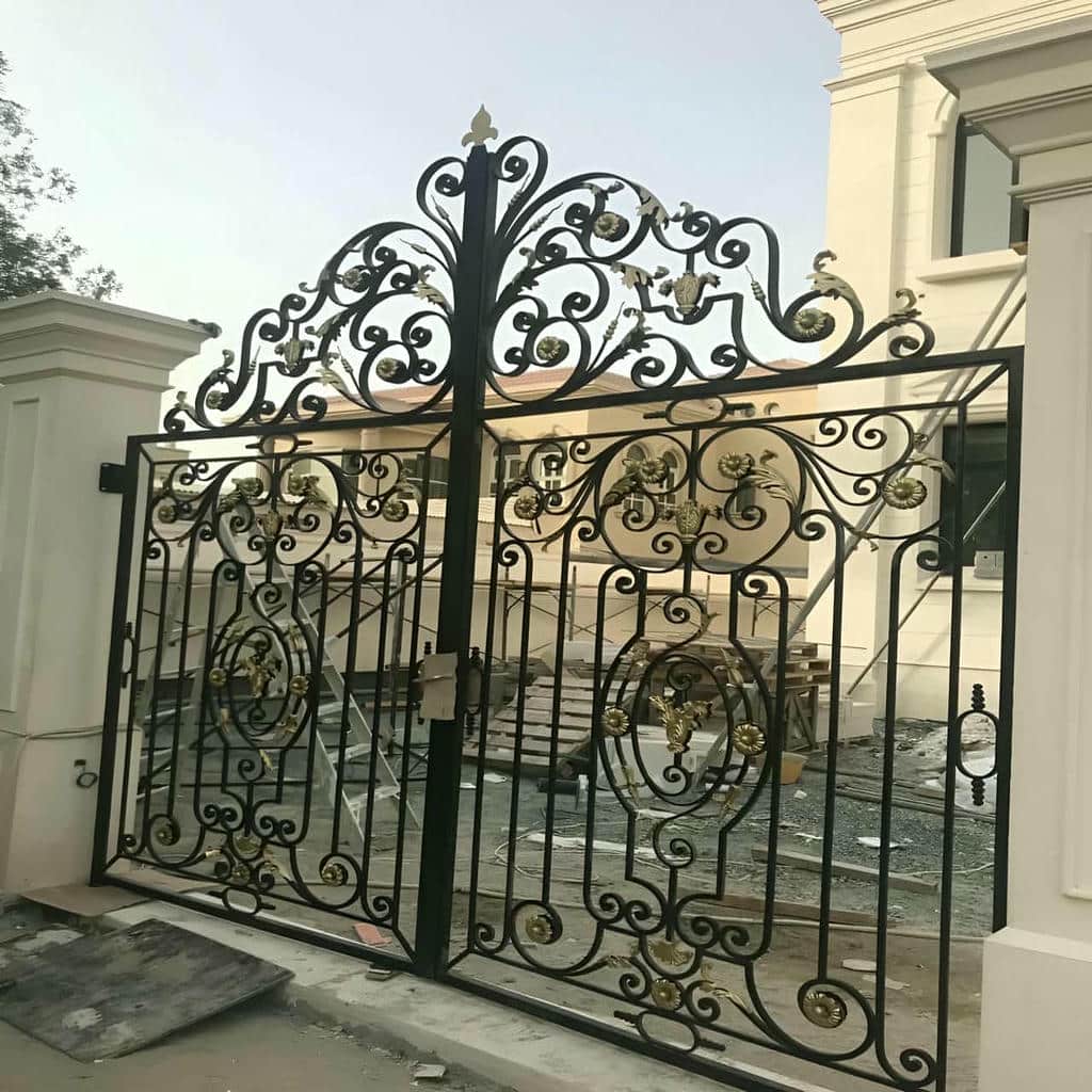 سفارش درب ساختمان ساده شاسی فلزی یک‌لنگه