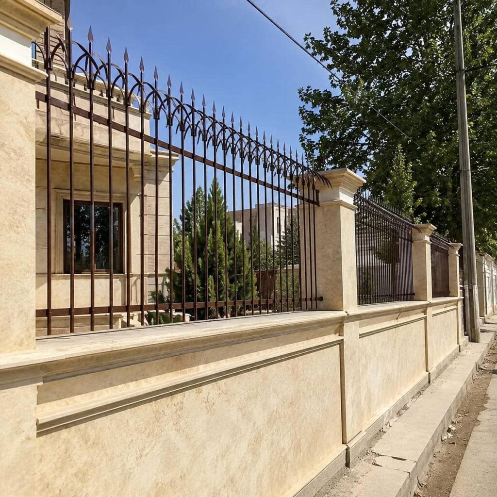 سفارش حفاظ دیوار سیم خاردار ترکیبی با تعداد ردیف متناسب