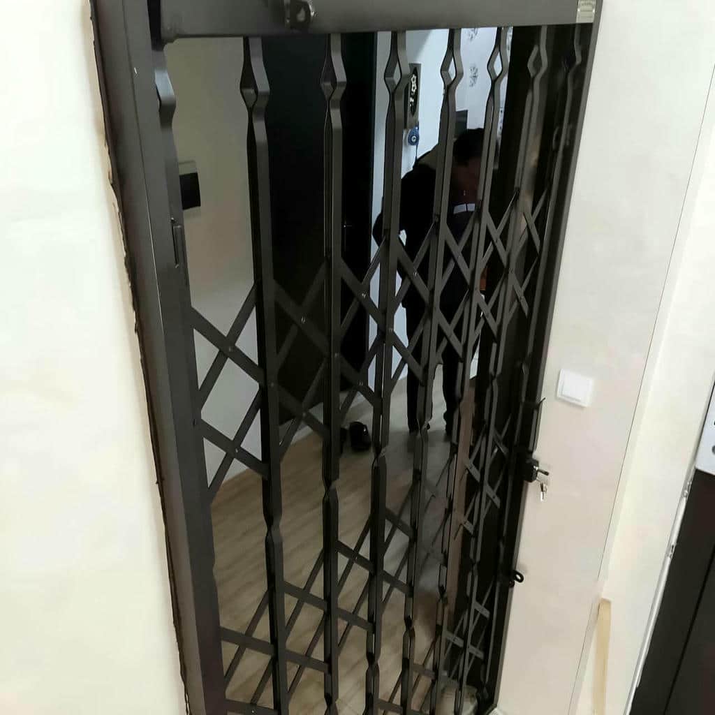 مرکز تخصصی فروش نرده آکاردئونی با قیمت مناسب برای پروژه‌های نوساز